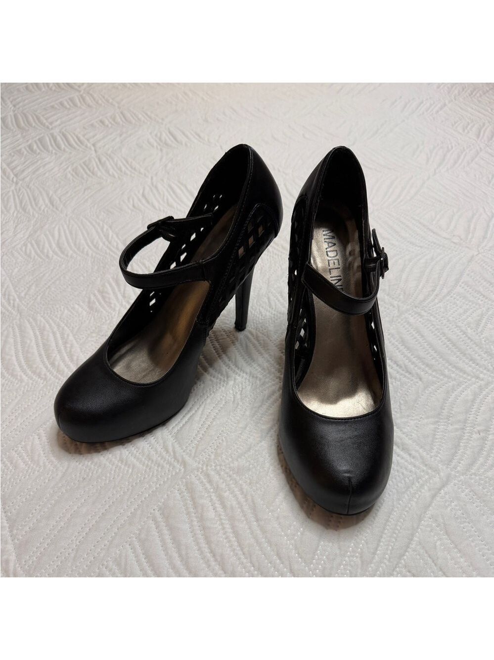 Madeline Girl Women’s Black Faux Leather Mary Jane Heels. Size 9